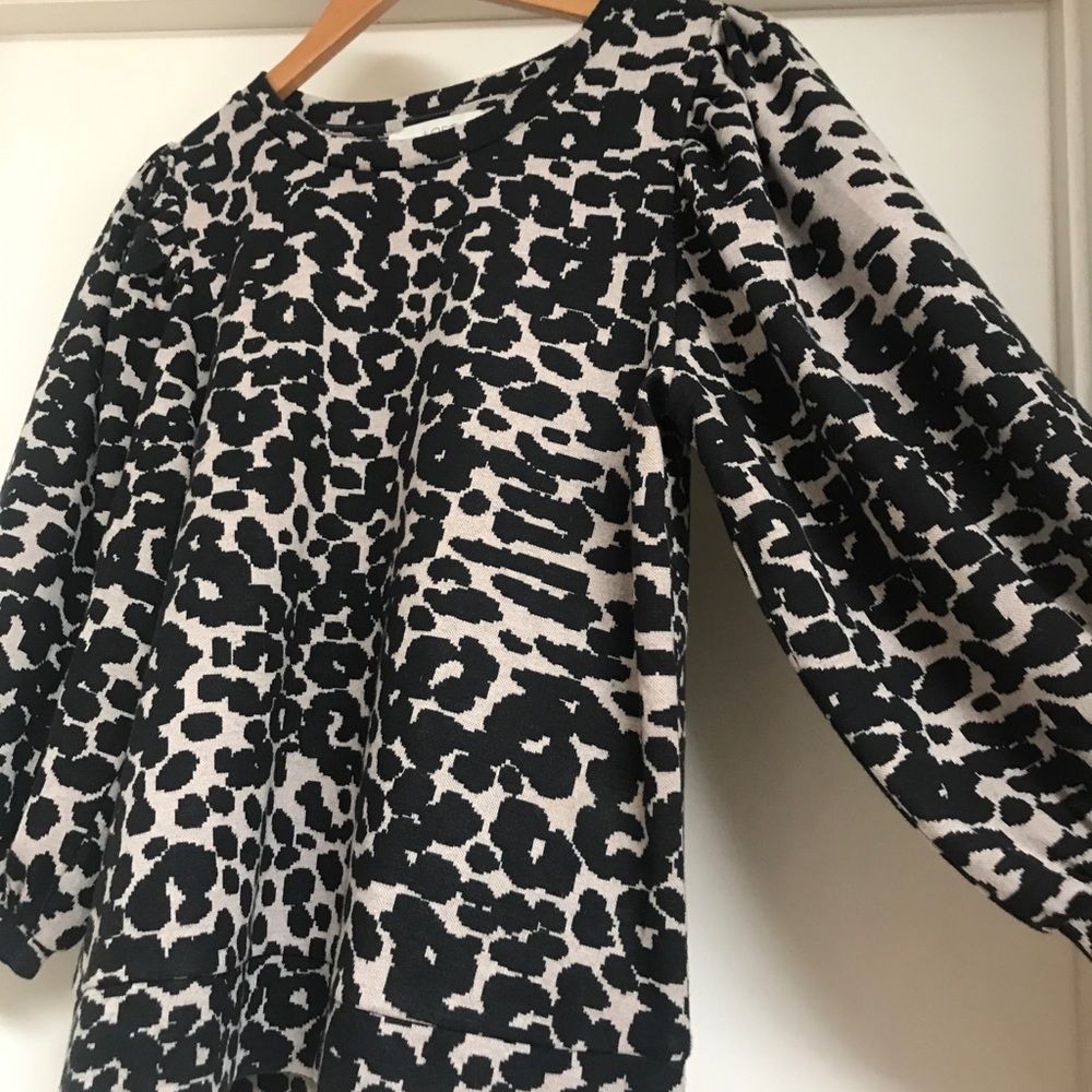 Loft leopard print puffed bell sleeved top 552103